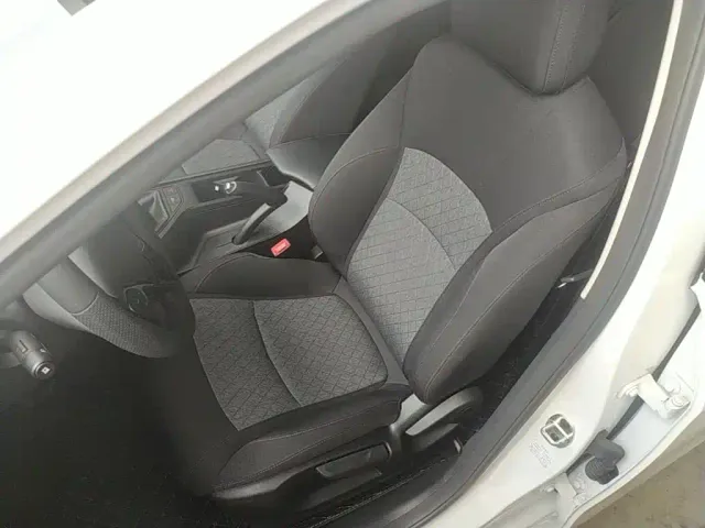 Roewe i5 — Фото автомобиля 14