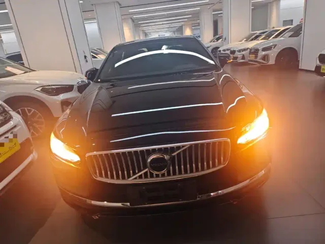 Volvo S90 — Фото автомобиля 2