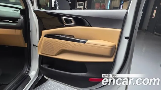 Kia Carnival Generation 4 — Фото автомобиля 13