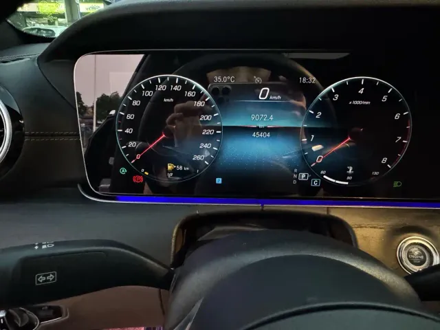 Mercedes-Benz E-Class — Фото автомобиля 14