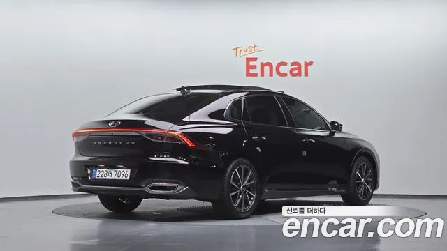 Hyundai Grandeur Новый Grandeur IG — Фото автомобиля 2