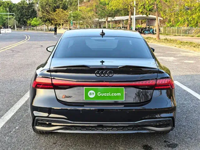 Audi A7L — Фото автомобиля 21