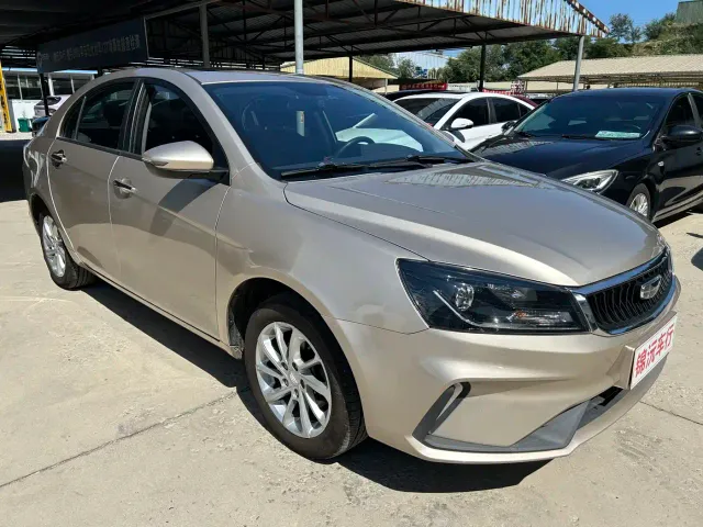 Geely Emgrand — Фото автомобиля 3