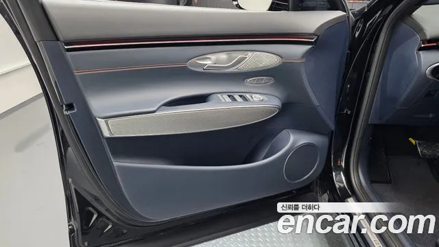 Genesis GV70 — Фото автомобиля 23