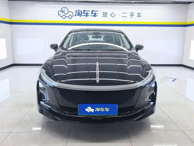 Hongqi E-QM5 — Фото автомобиля 2