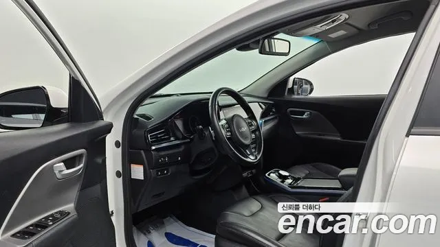 Kia Niro — Фото автомобиля 10