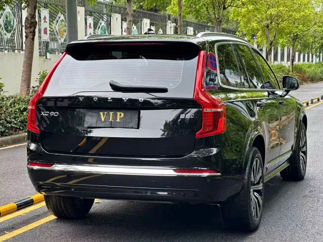 Volvo XC90 — Фото автомобиля 7