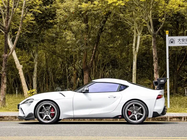 Toyota Supra — Фото автомобиля 9