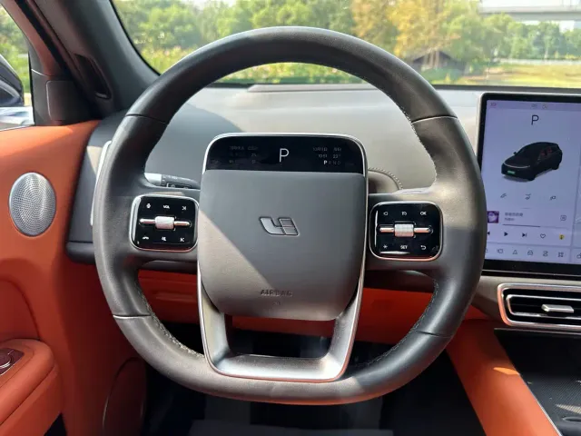 Li Auto L7 — Фото автомобиля 16