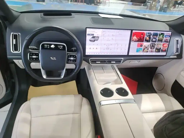 Li Auto L8 — Фото автомобиля 9