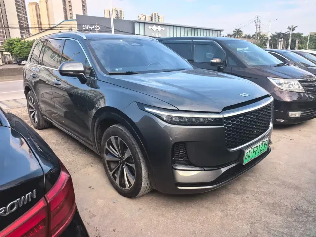 Li Auto ONE — Фото автомобиля 2