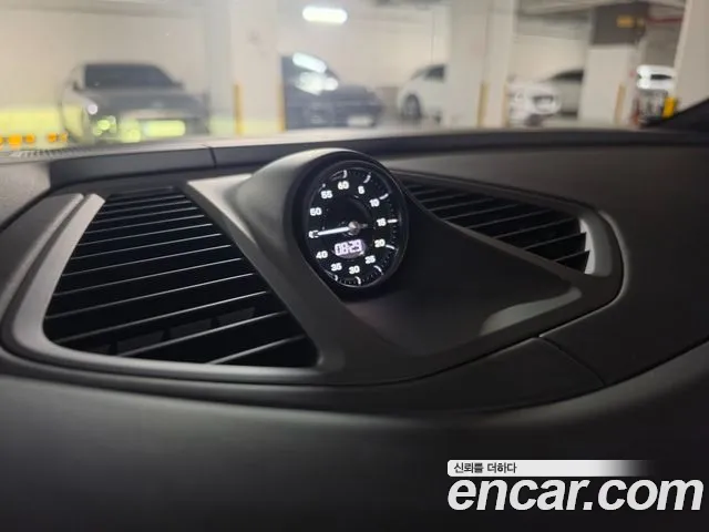 Porsche Macan — Фото автомобиля 12