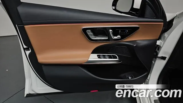 Mercedes-Benz E-Class — Фото автомобиля 20