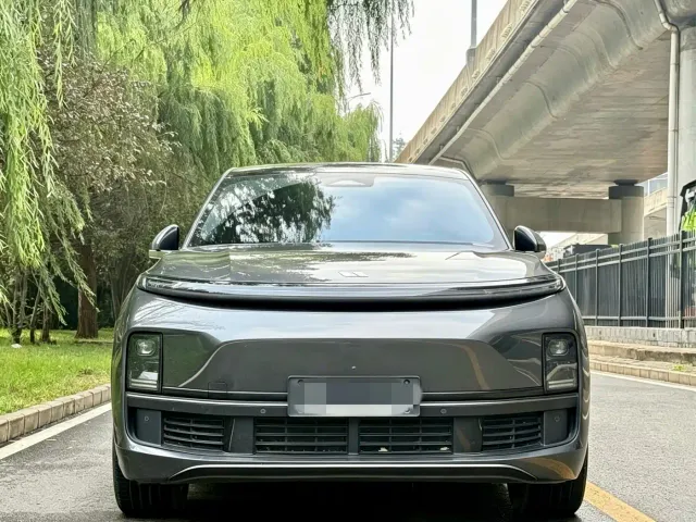 Li Auto L8 — Фото автомобиля 2