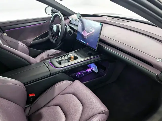 Xiaomi SU7 — Фото автомобиля 8