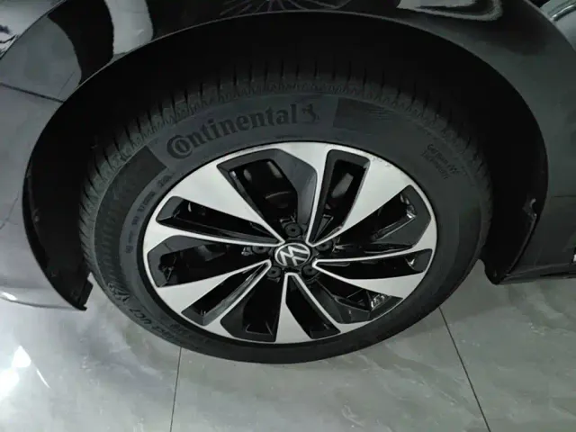 Volkswagen Passat — Фото автомобиля 22