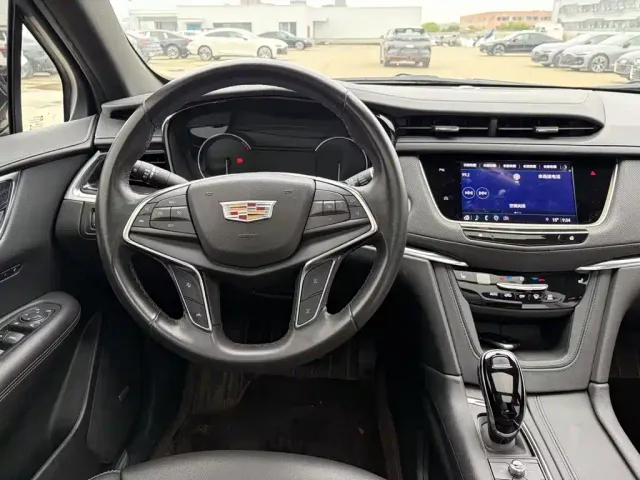 Cadillac XT5 — Фото автомобиля 10