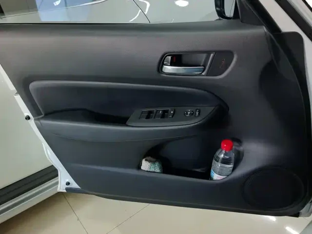 Honda Fit — Фото автомобиля 7
