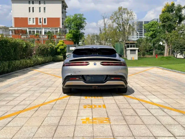 Denza Z9GT — Фото автомобиля 25