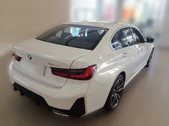 BMW 3 Series — Фото автомобиля 9
