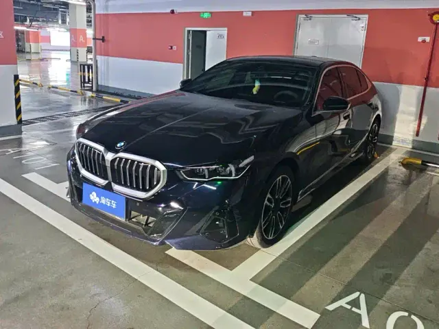Фотография автомобиля — BMW 5 Series