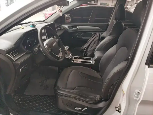 Haval M6 — Фото автомобиля 14