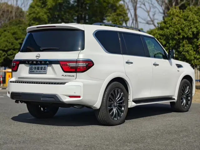 Nissan Patrol — Фото автомобиля 4