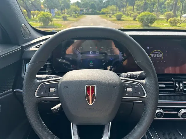 Hongqi HS5 — Фото автомобиля 9