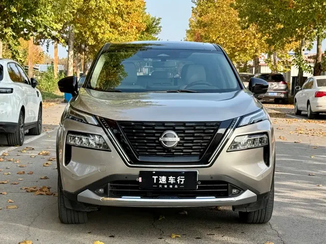 Nissan X-Trail — Фото автомобиля 2