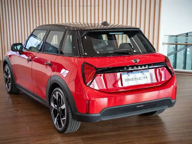 MINI Hatch — Фото автомобиля 8
