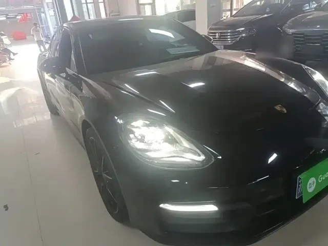 Porsche Panamera — Фото автомобиля 3