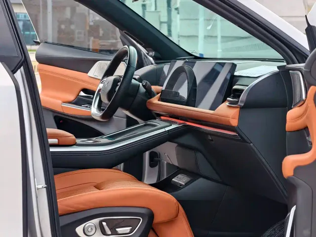 Xpeng G9 — Фото автомобиля 8