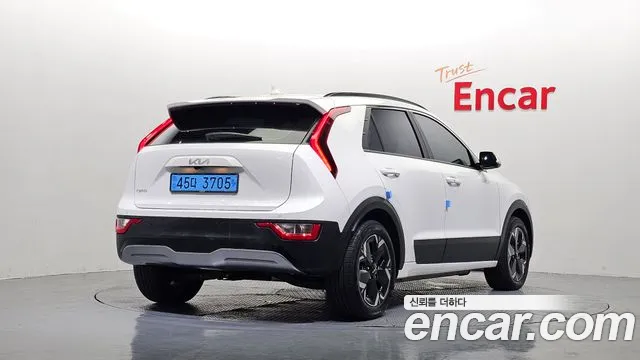 Kia Niro — Фото автомобиля 2