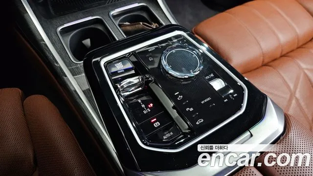 BMW 7-Series 7 серия (G70) 740i sDrive M Sport — Фото автомобиля 6