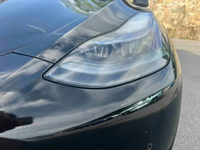 Tesla Model Y — Фото автомобиля 12