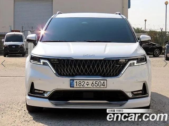 Kia Canival — Фото автомобиля 3