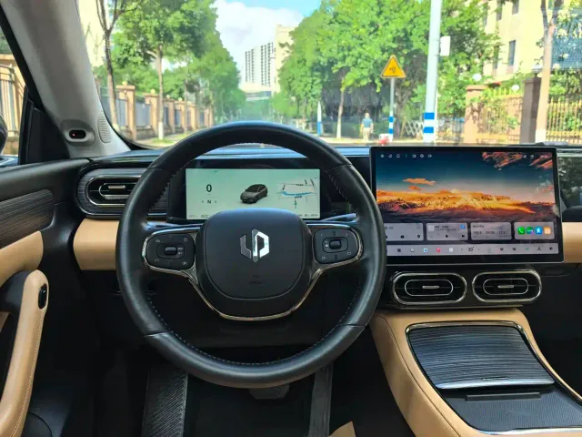 Leapmotor C11 — Фото автомобиля 5