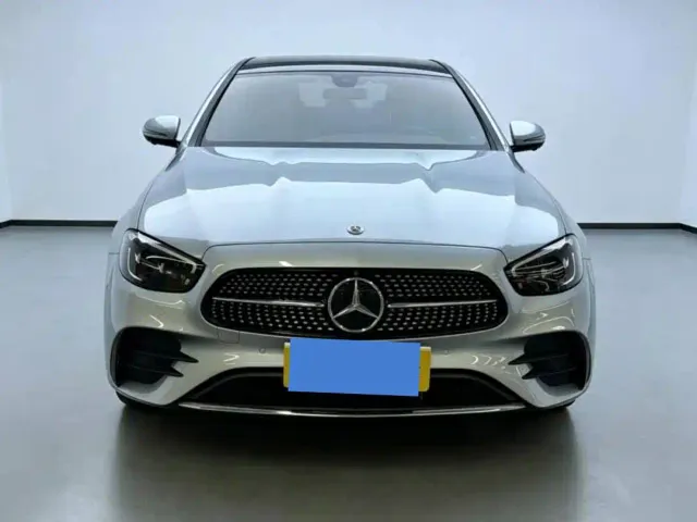 Mercedes-Benz E-Class — Фото автомобиля 2