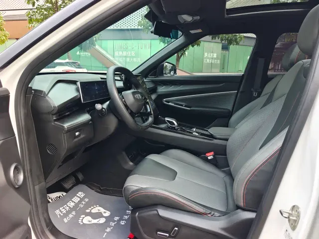 Geely Boyue — Фото автомобиля 8