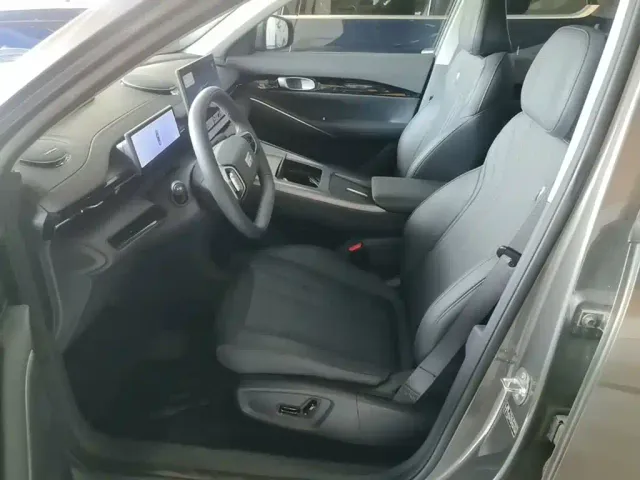 Geely Galaxy E5 — Фото автомобиля 14