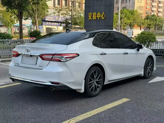 Toyota Camry — Фото автомобиля 3