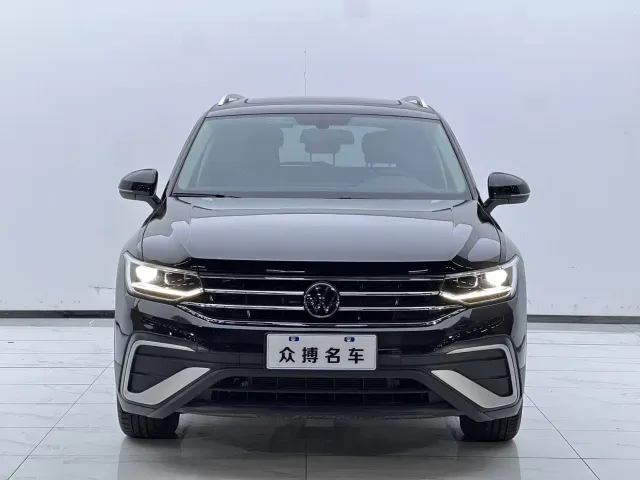 Volkswagen Tiguan L — Фото автомобиля 2