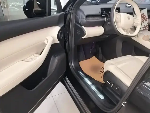 Nio ES6 — Фото автомобиля 15