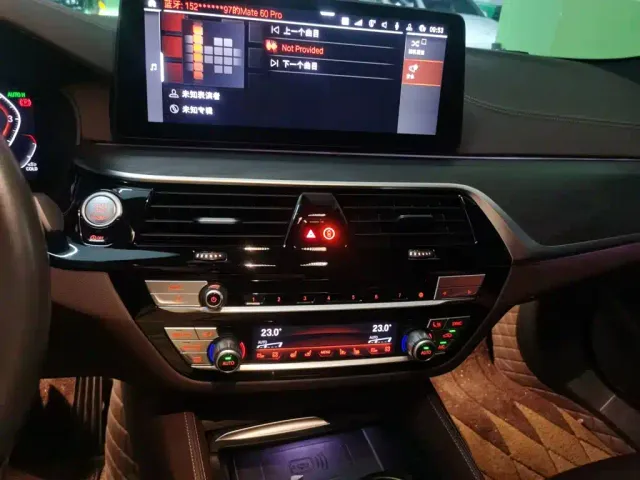 BMW 5 Series — Фото автомобиля 16