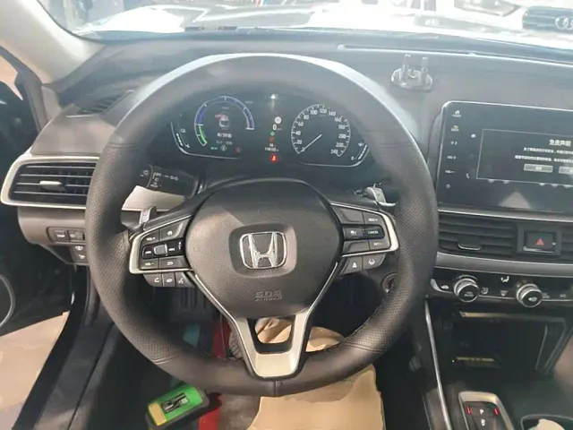 Honda Accord — Фото автомобиля 10