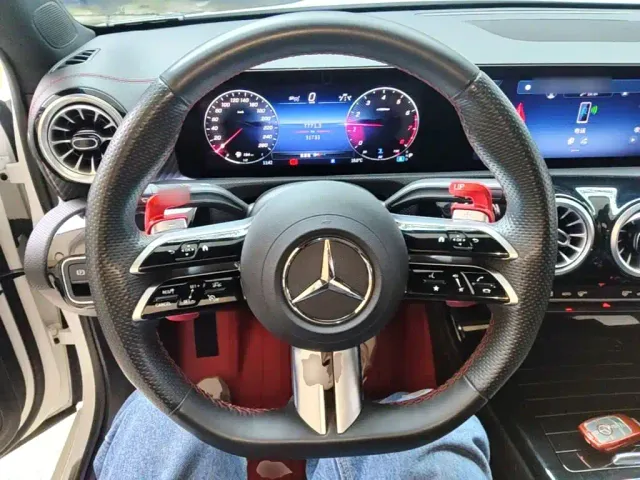 Mercedes-Benz A-Class — Фото автомобиля 10