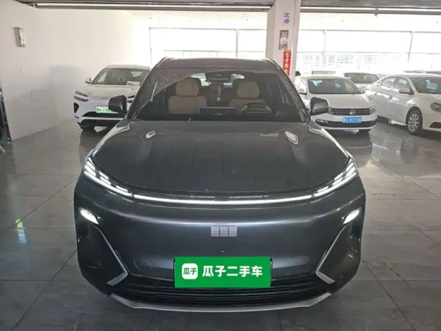 Geely Galaxy Starship 7 EM-i — Фото автомобиля 2