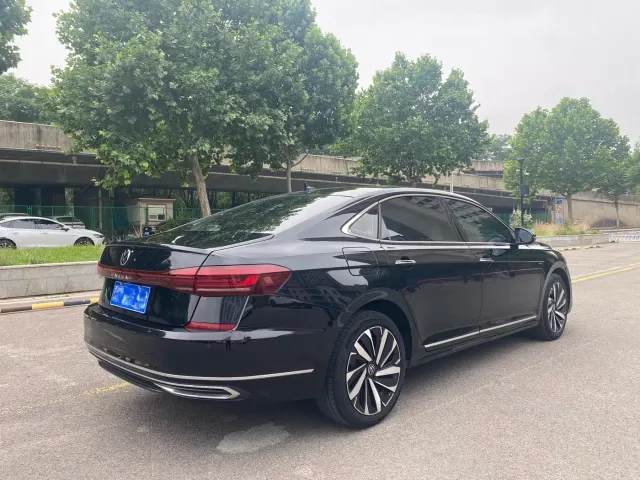 Volkswagen Passat — Фото автомобиля 5