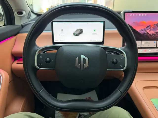 Leapmotor C10 — Фото автомобиля 9