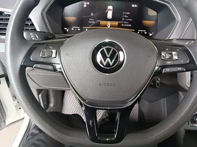 Volkswagen T-Cross — Фото автомобиля 10